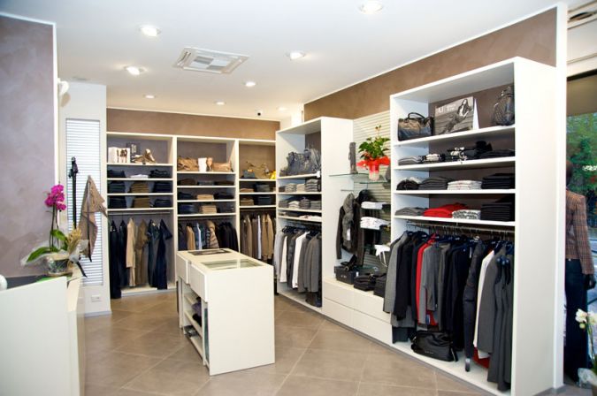 arredamento negozio abbigliamento top ten borgosesia (2)